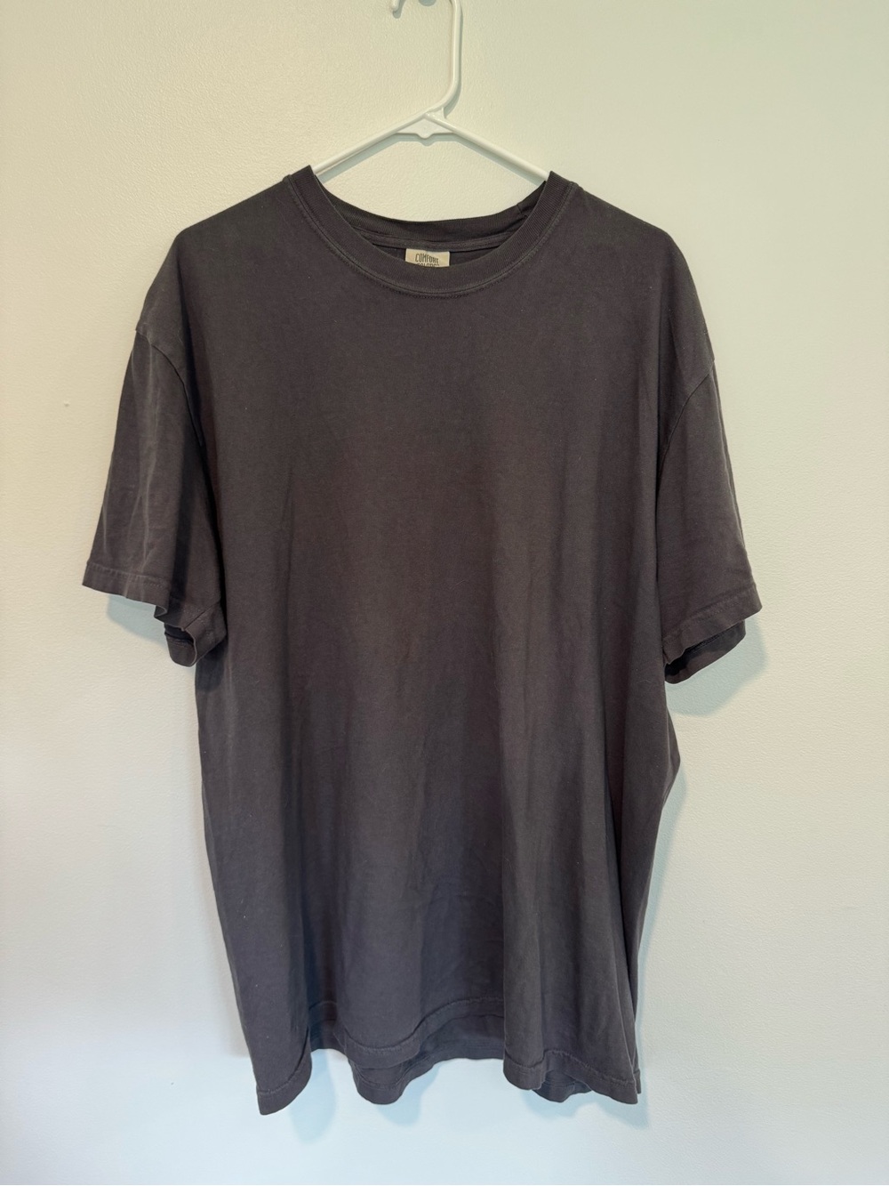 Classic Men's Grey Crewneck T-Shirt